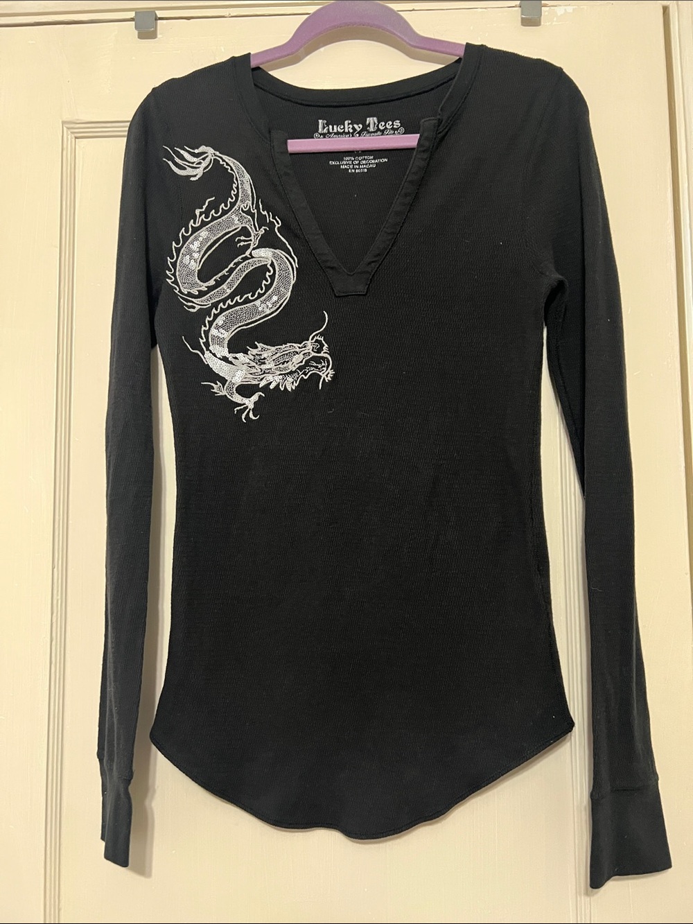 Lucky Vintage thermal Black V-Neck Top with Silver Sequin Dragon - Picture 2 of 6